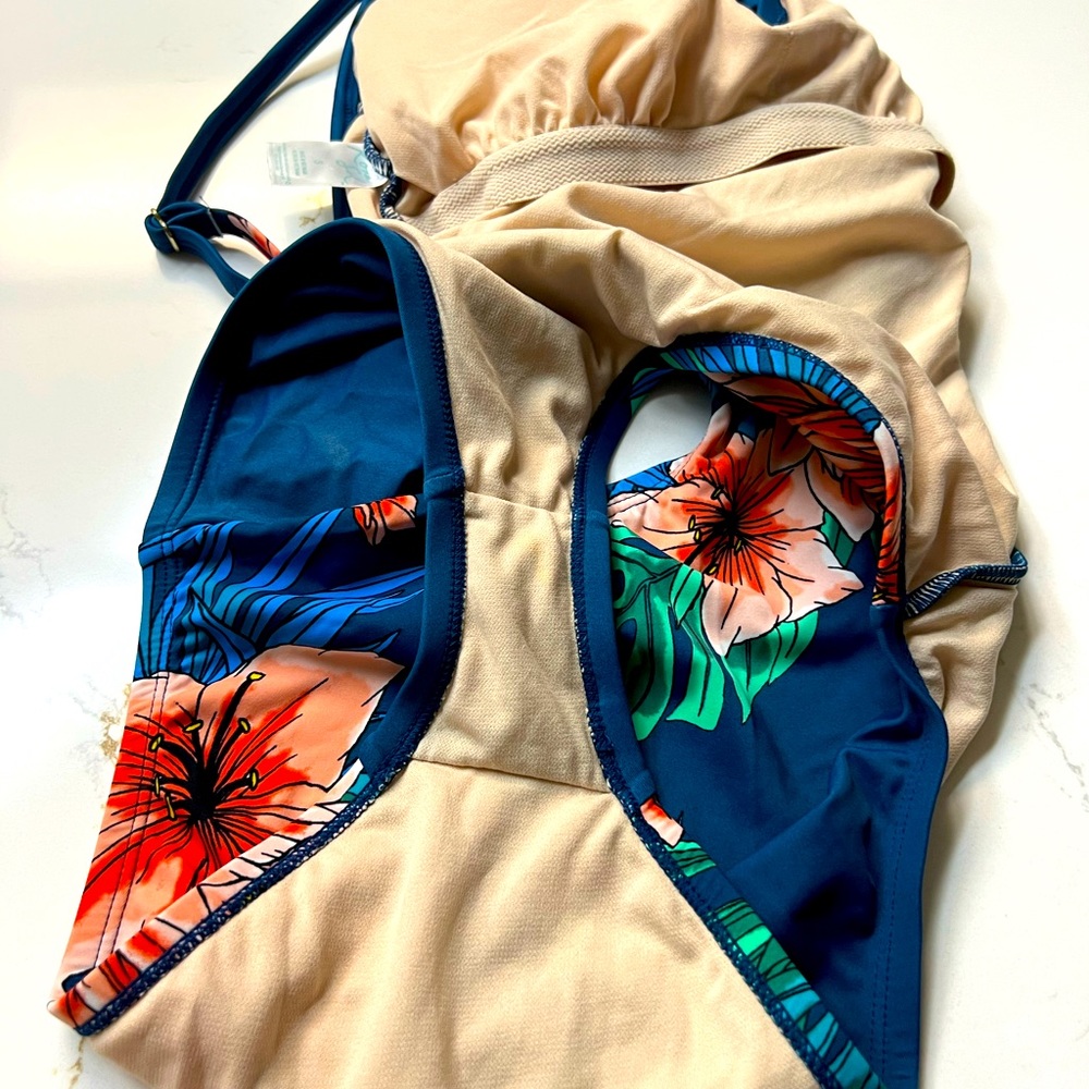 Kona Sol swimming suit size S - Picture 10 of 11